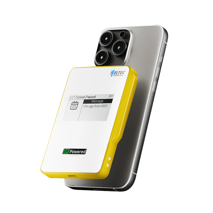 Heltec MeshPocket Qi2 Meshtastic LoRa device — Best power bank with screen